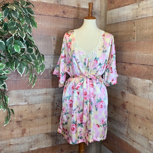 Secret Treasures Other - SECRET TREASURES Pink Rose Slip Nightgown Matching Robe Set